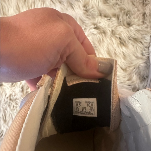 Like New Vans Sk8-Hi - Picture 5 of 5